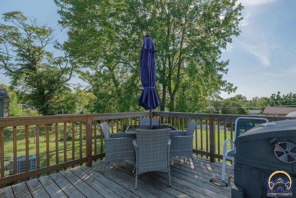 2337 SE Adams St, Topeka, KS 66605