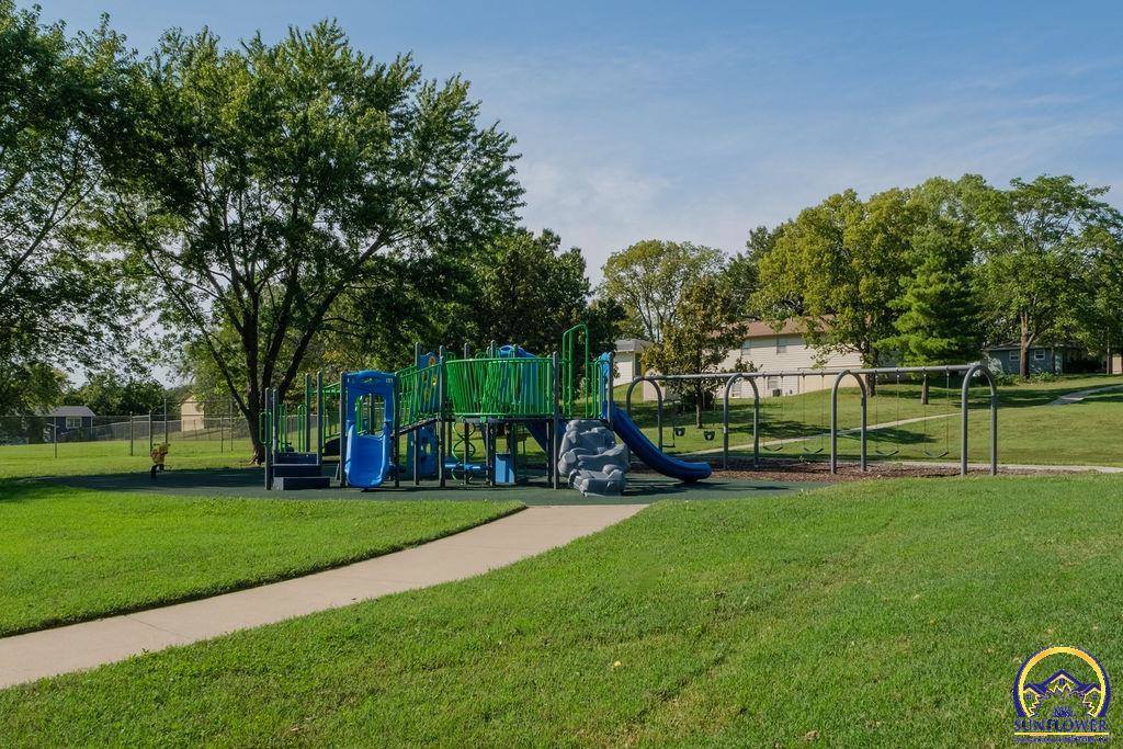 2337 SE Adams St, Topeka, KS 66605