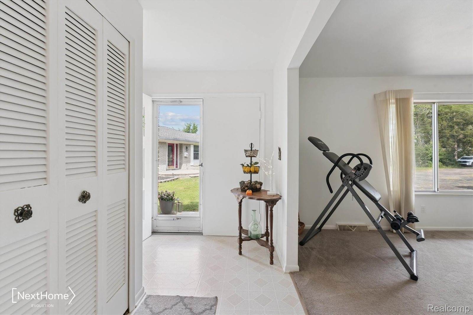 99 Potter Drive, BellevilleCity_Wayne, MI 48111