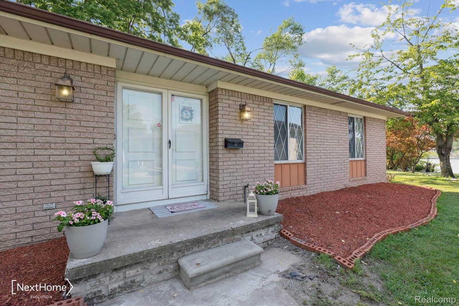 99 Potter Drive, BellevilleCity_Wayne, MI 48111