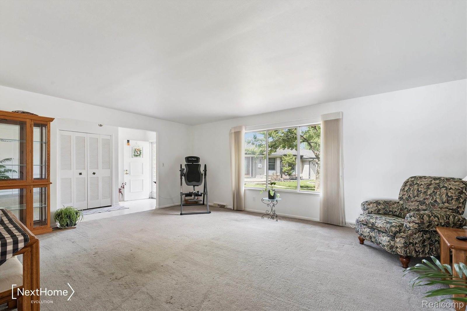 99 Potter Drive, BellevilleCity_Wayne, MI 48111