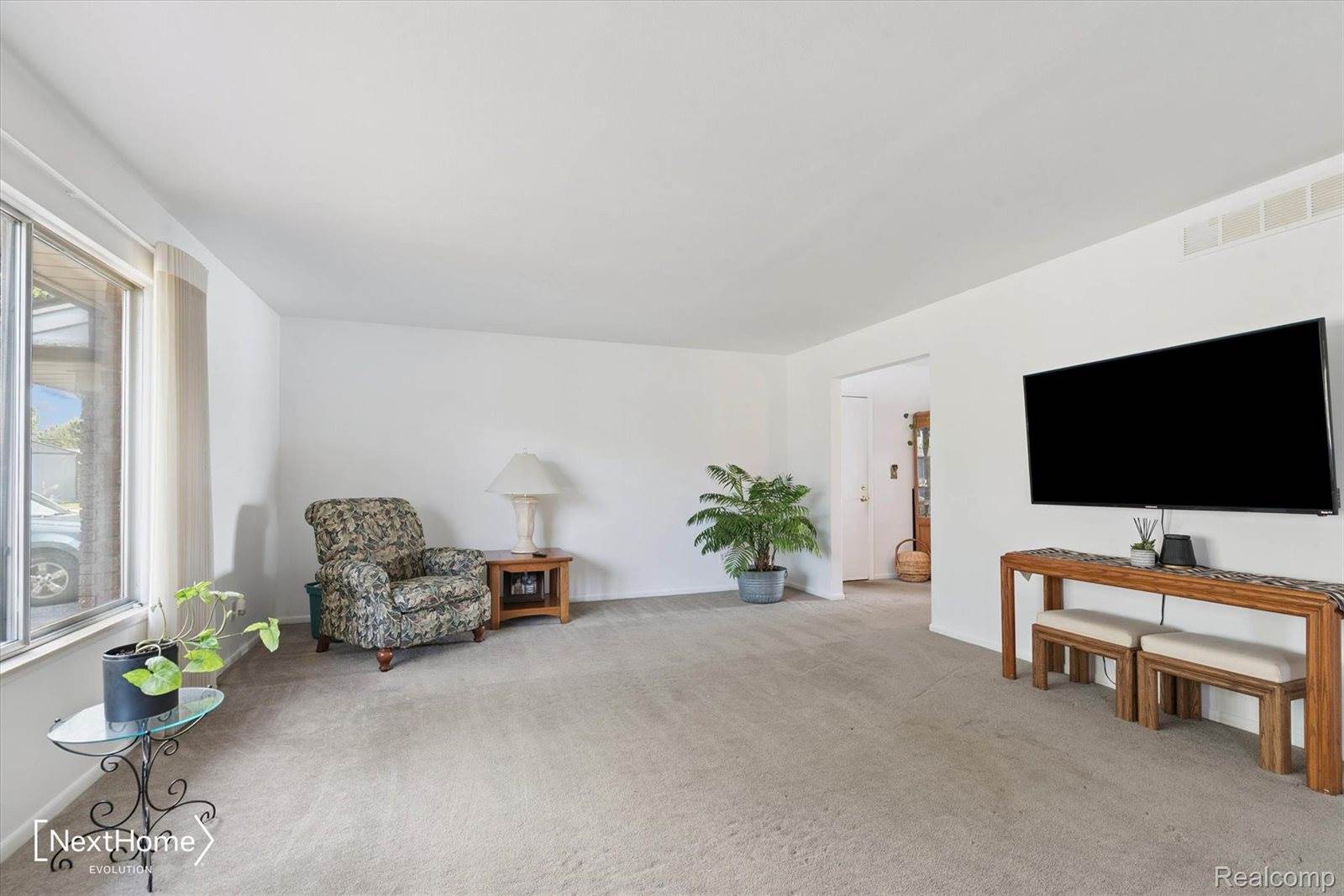 99 Potter Drive, BellevilleCity_Wayne, MI 48111