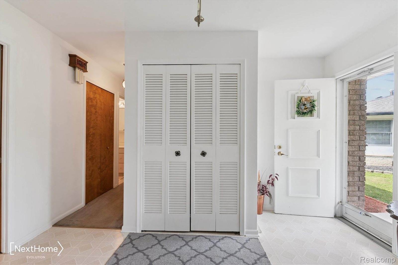 99 Potter Drive, BellevilleCity_Wayne, MI 48111