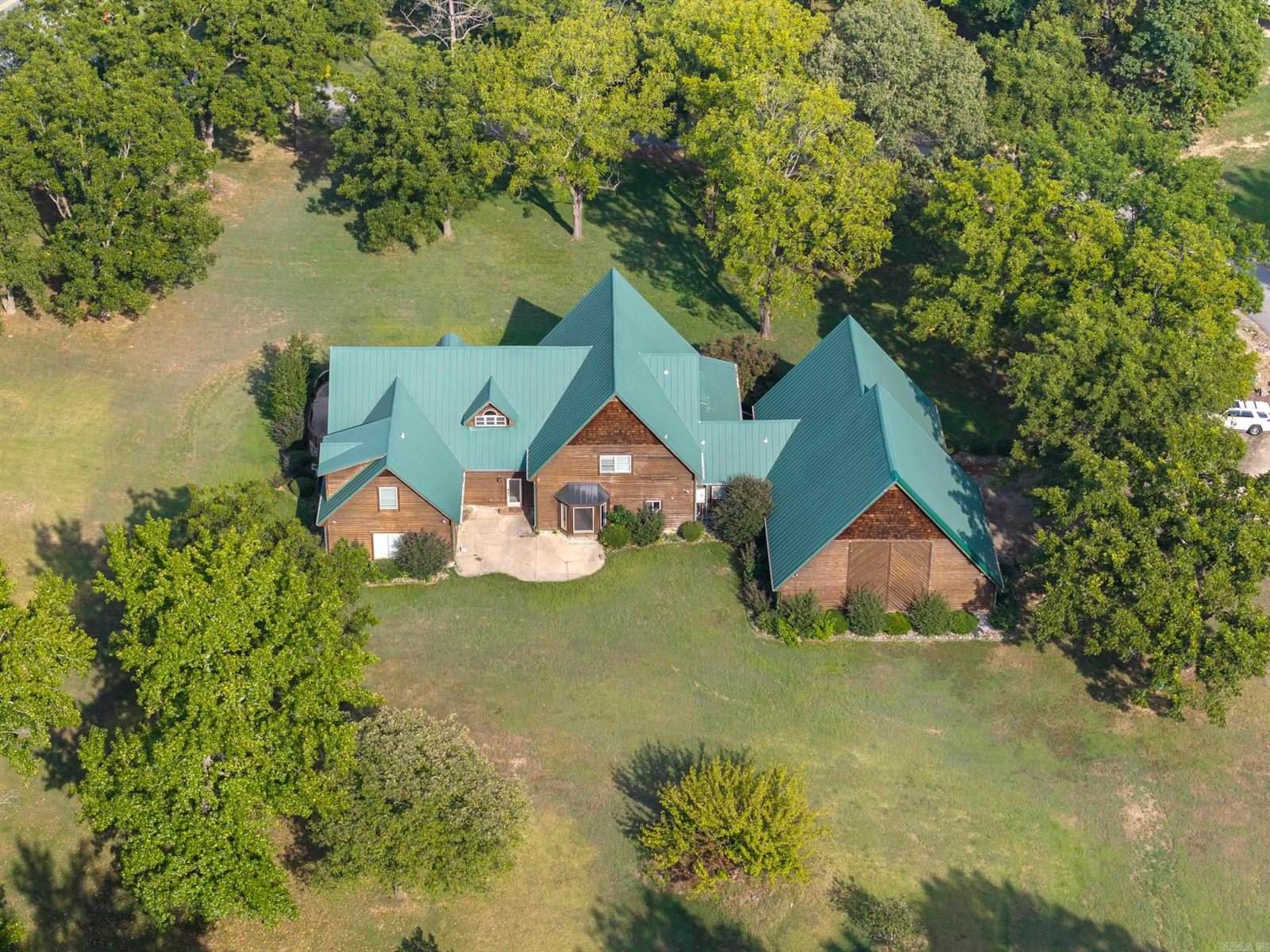 100 Plantation Ln, Batesville, AR 72501