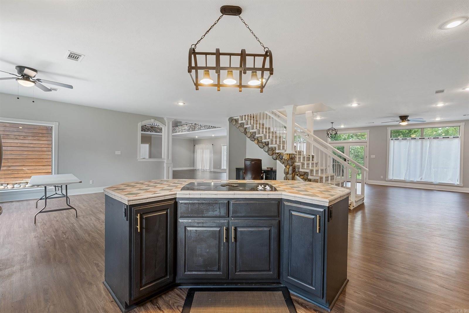 100 Plantation Ln, Batesville, AR 72501