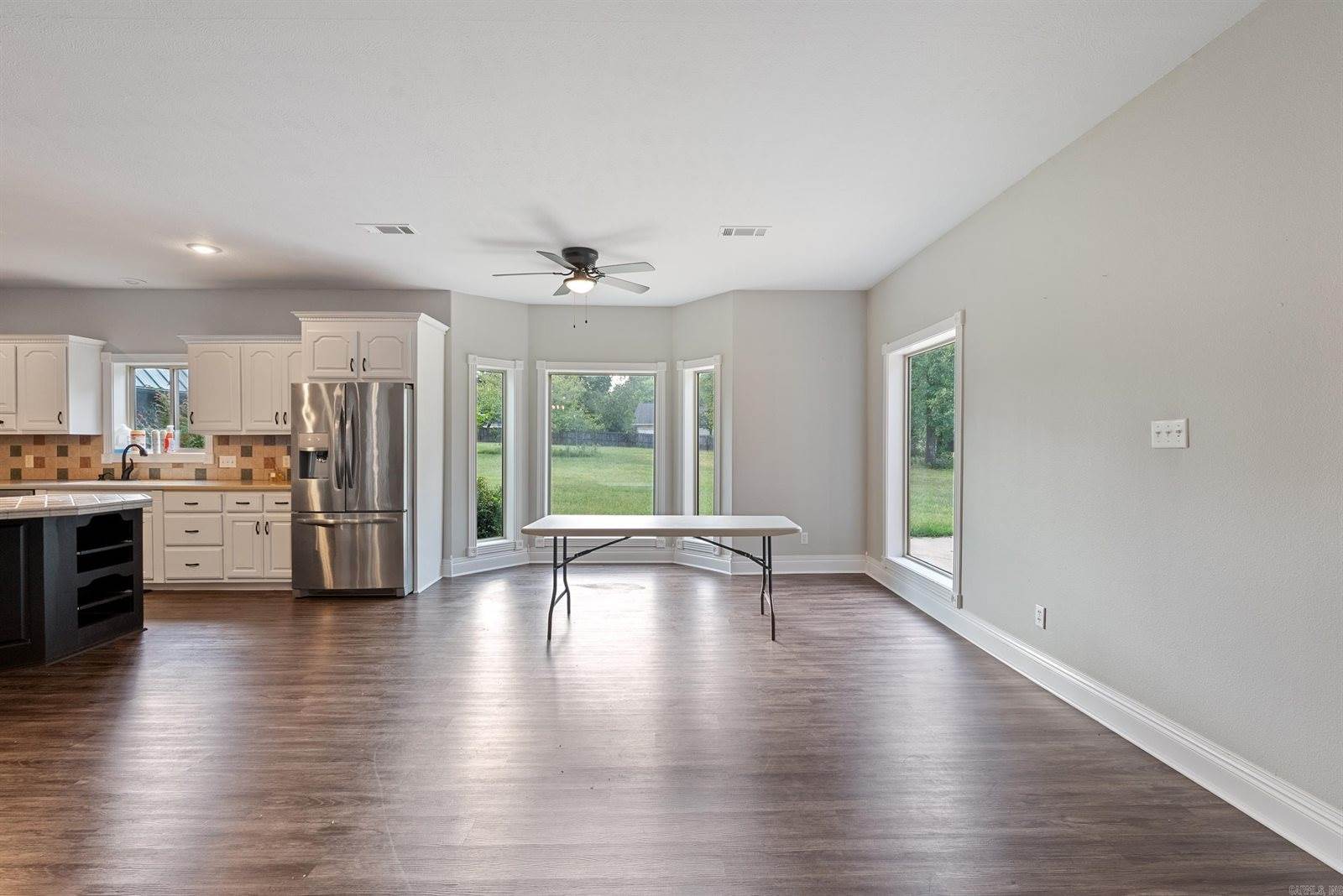 100 Plantation Ln, Batesville, AR 72501