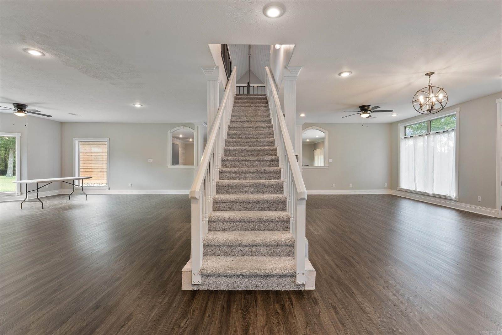 100 Plantation Ln, Batesville, AR 72501