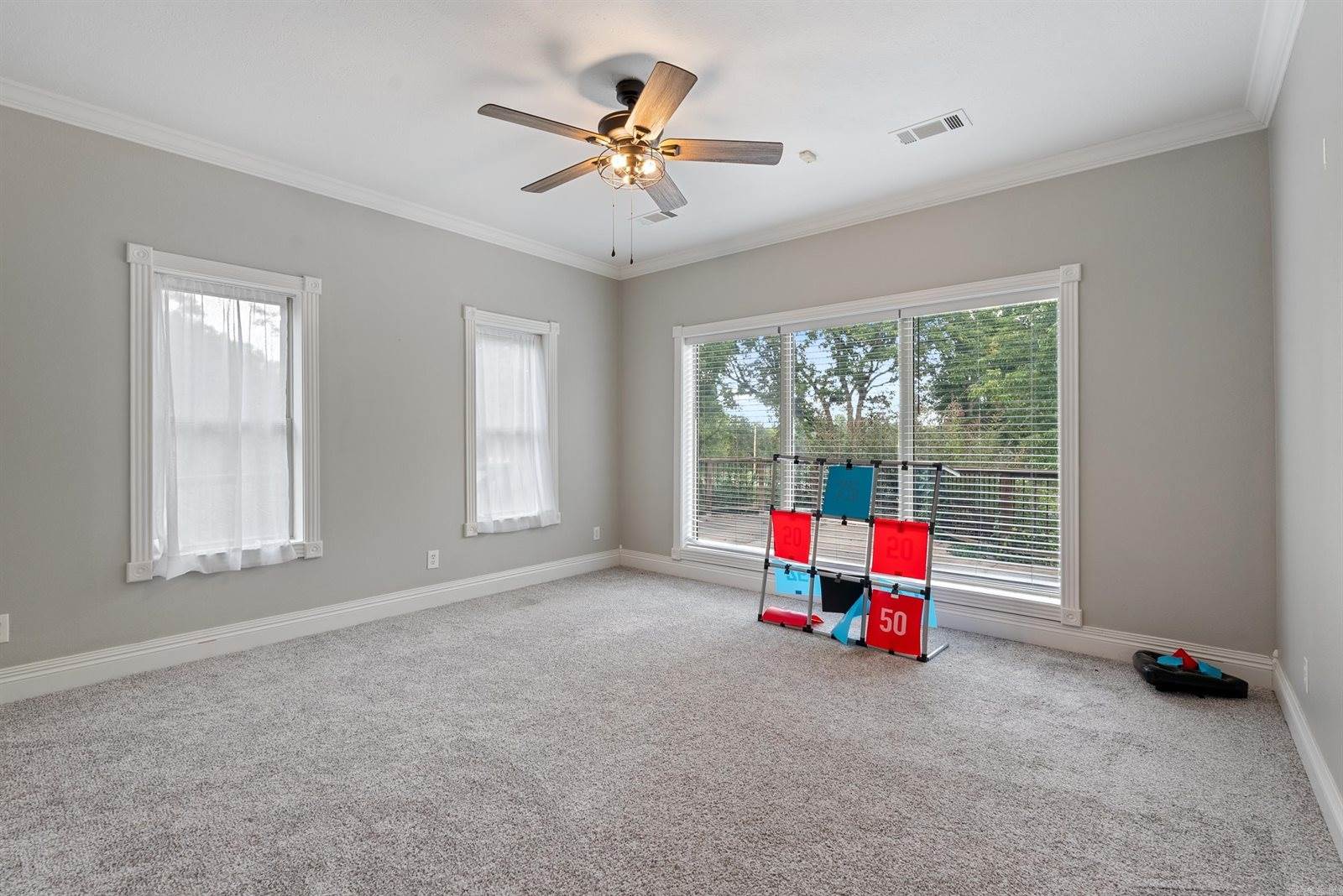 100 Plantation Ln, Batesville, AR 72501