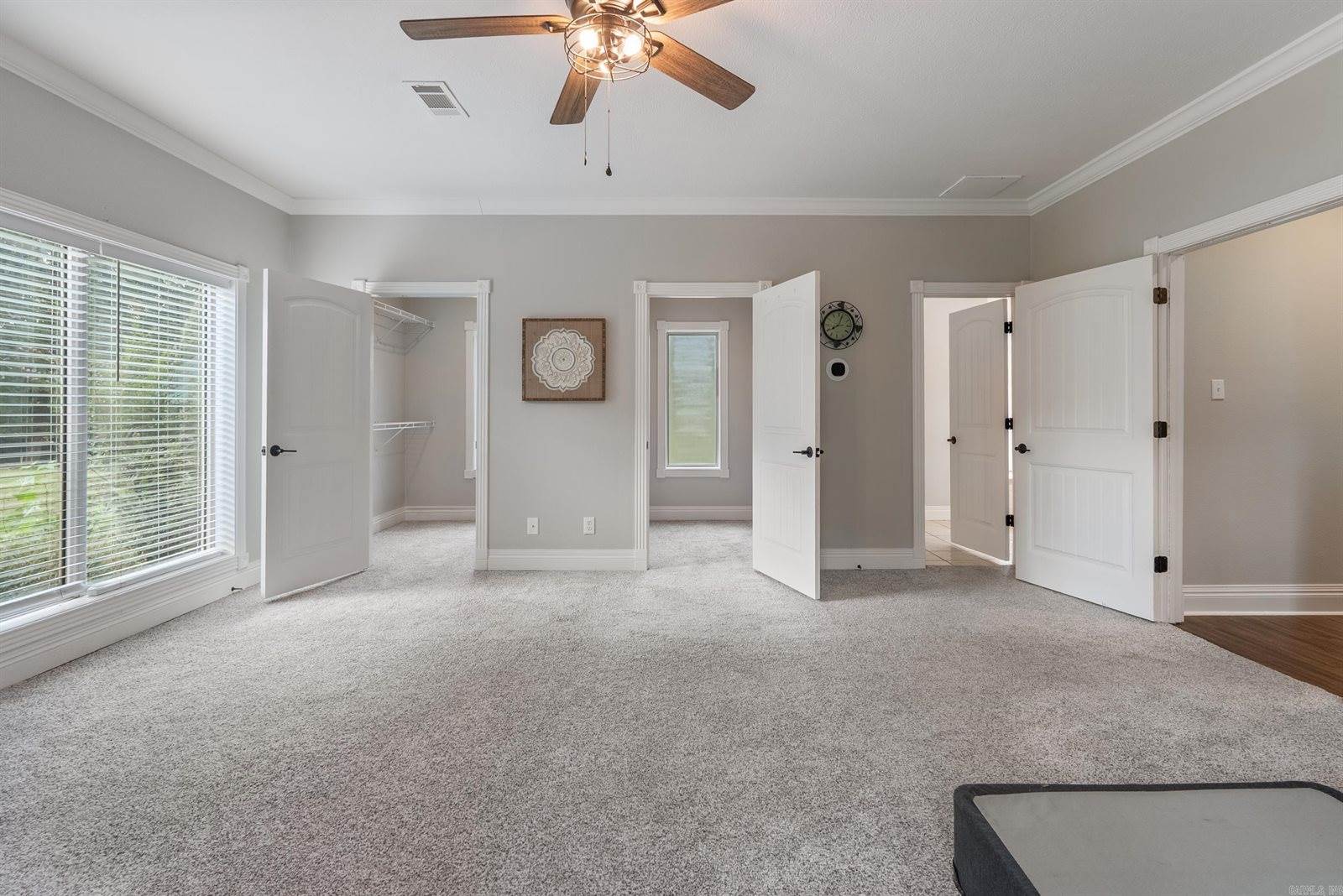 100 Plantation Ln, Batesville, AR 72501