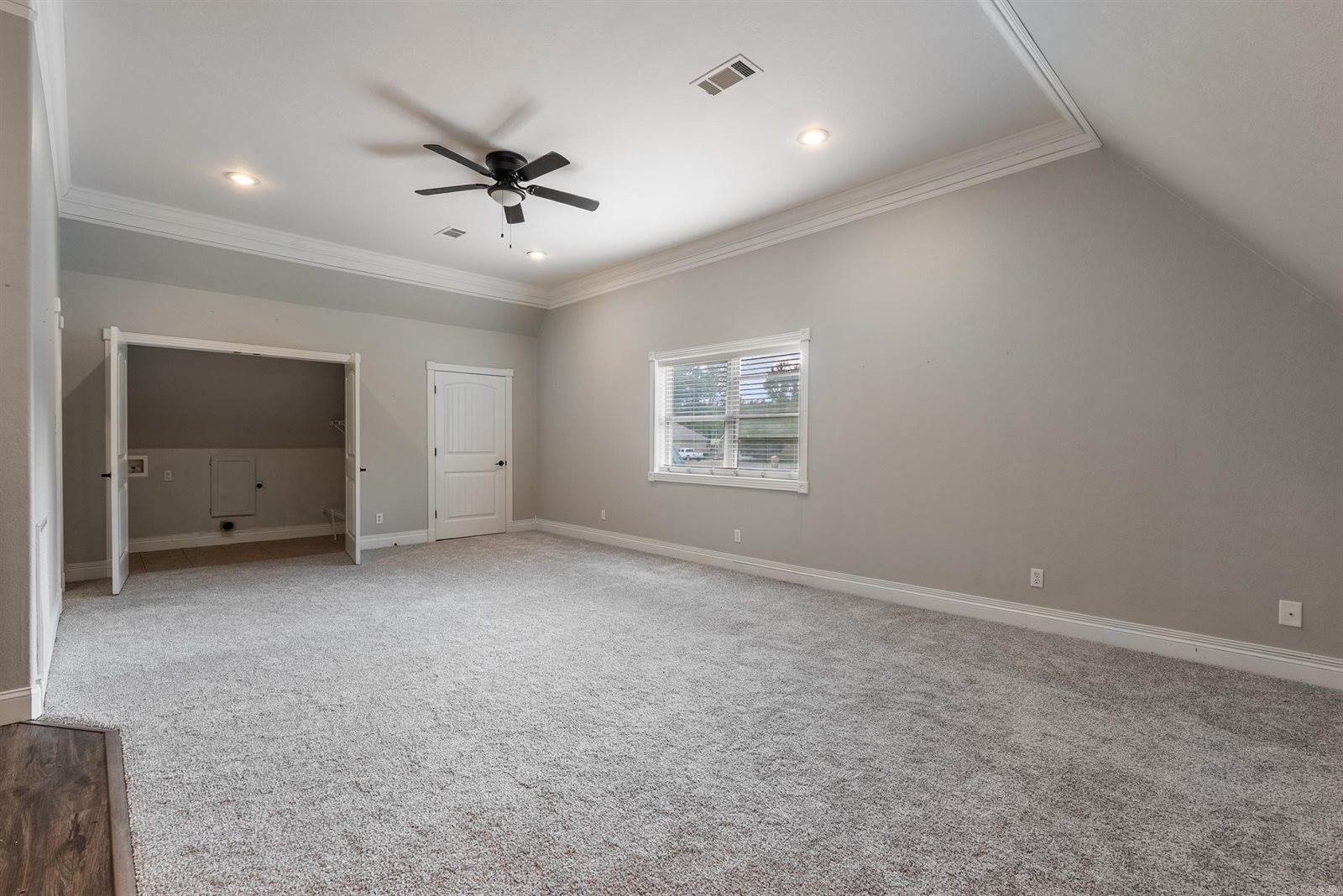 100 Plantation Ln, Batesville, AR 72501