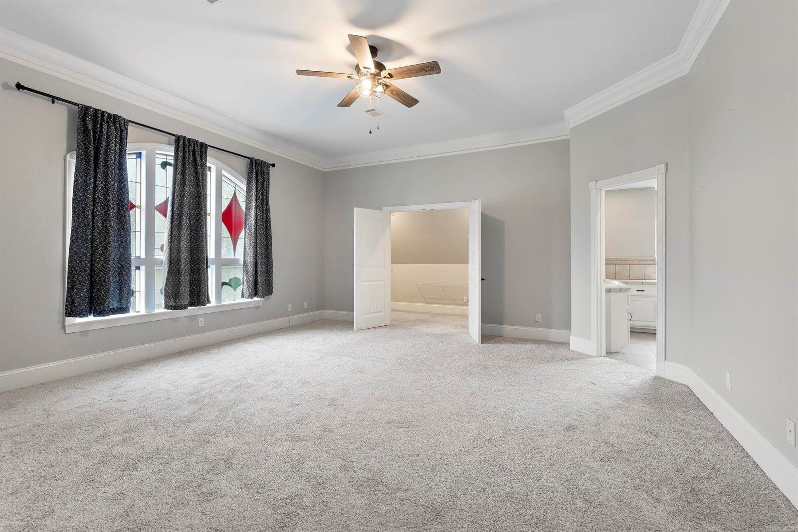 100 Plantation Ln, Batesville, AR 72501