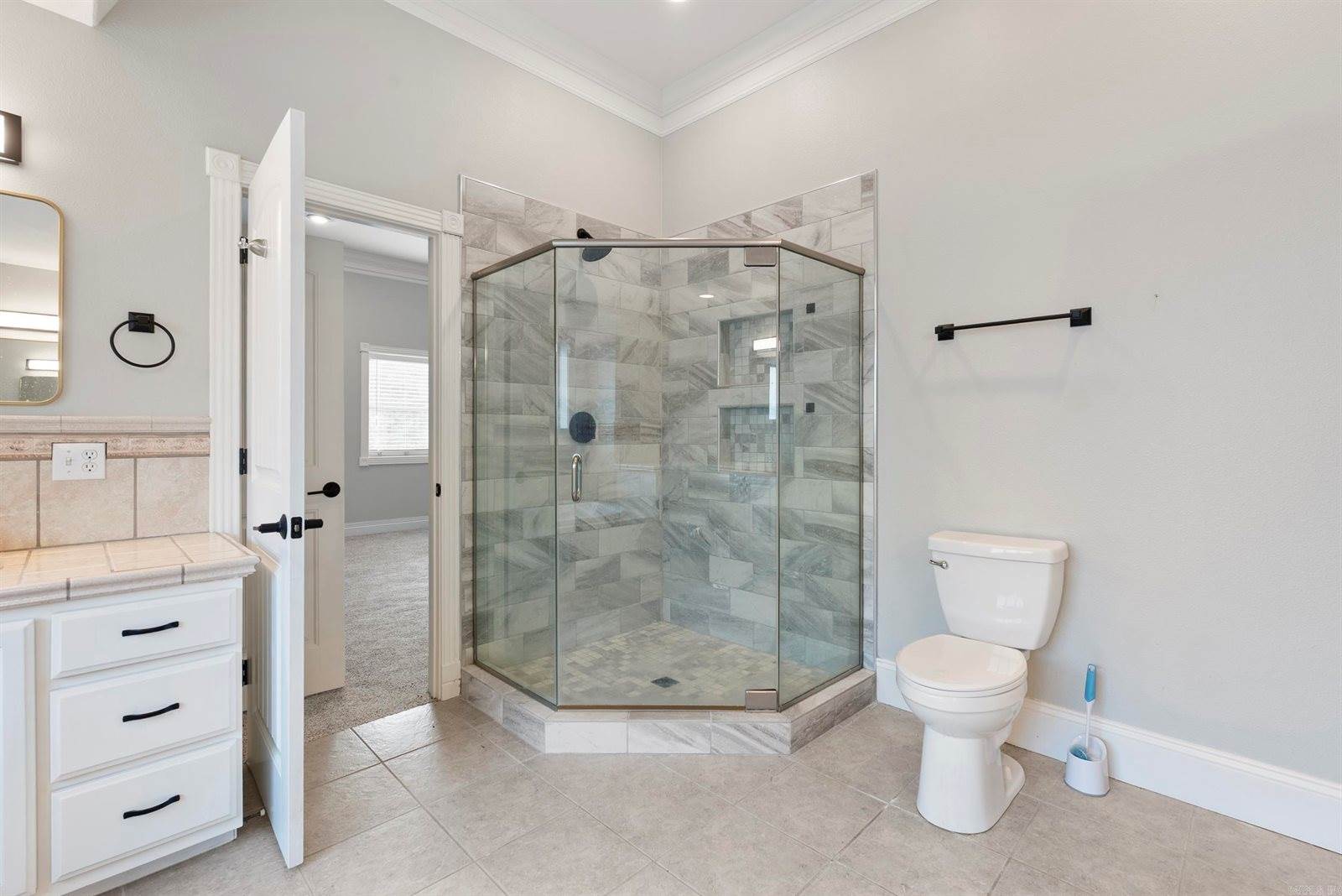 100 Plantation Ln, Batesville, AR 72501