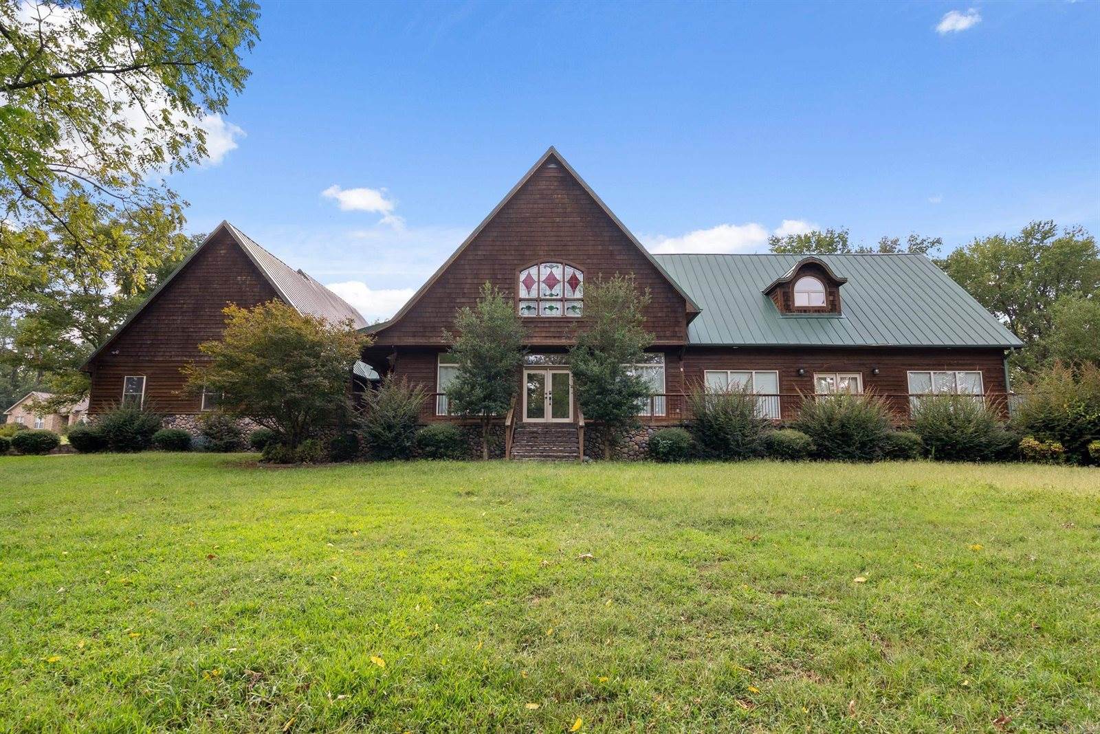 100 Plantation Ln, Batesville, AR 72501