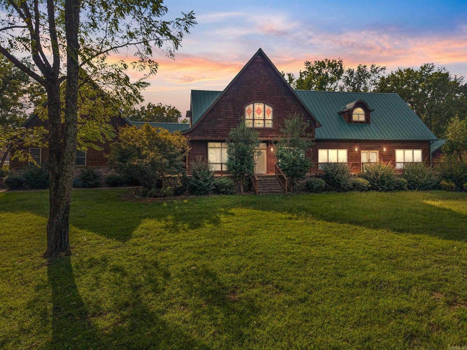 100 Plantation Ln, Batesville, AR 72501