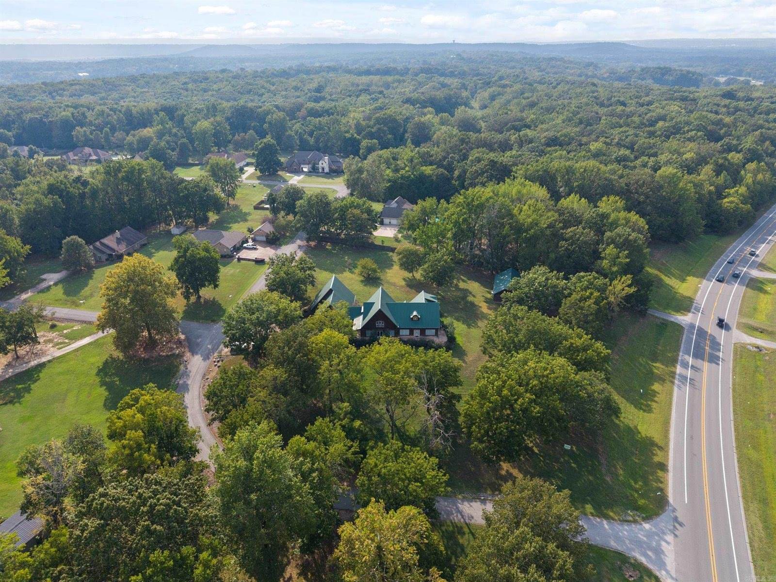 100 Plantation Ln, Batesville, AR 72501