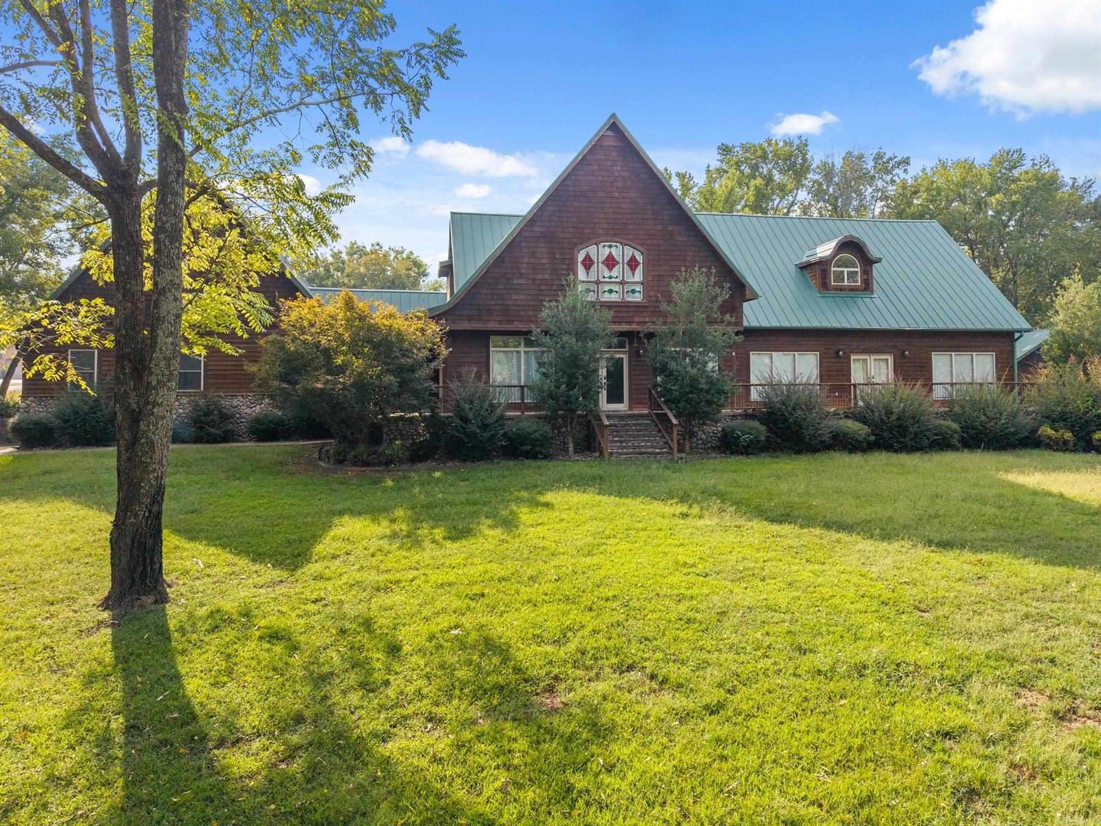 100 Plantation Ln, Batesville, AR 72501