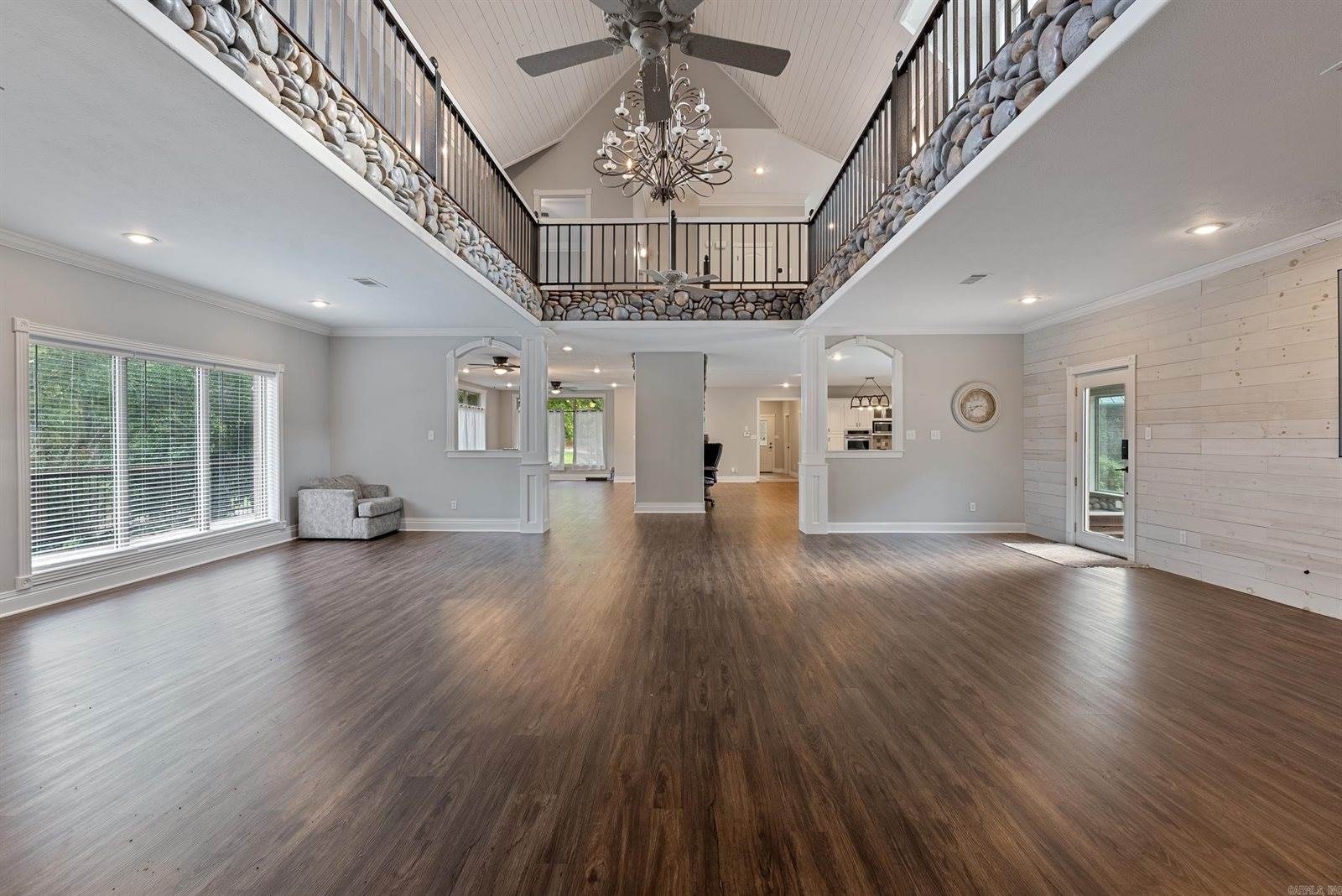 100 Plantation Ln, Batesville, AR 72501