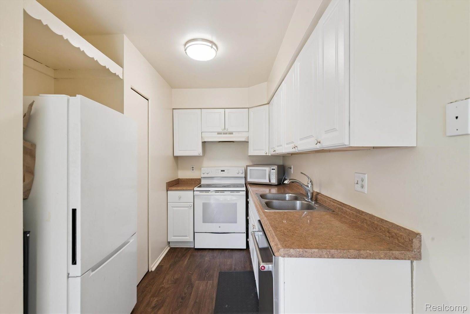 8346 Lakeview Drive, SuperiorCharterTownship_Washtenaw, MI 48198