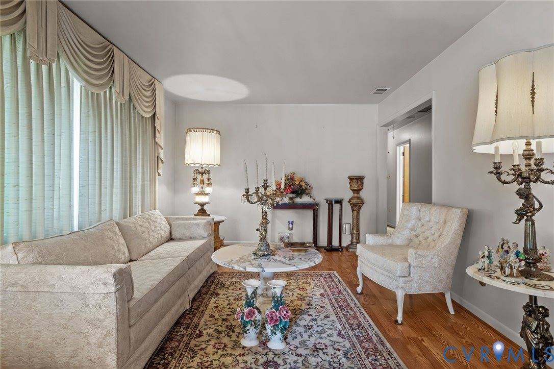 1635 Forest Glen Road, Henrico County, VA 23228