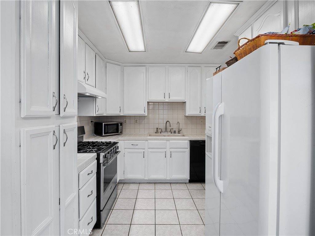 25995 Pueblo Drive, Valencia, CA 91355