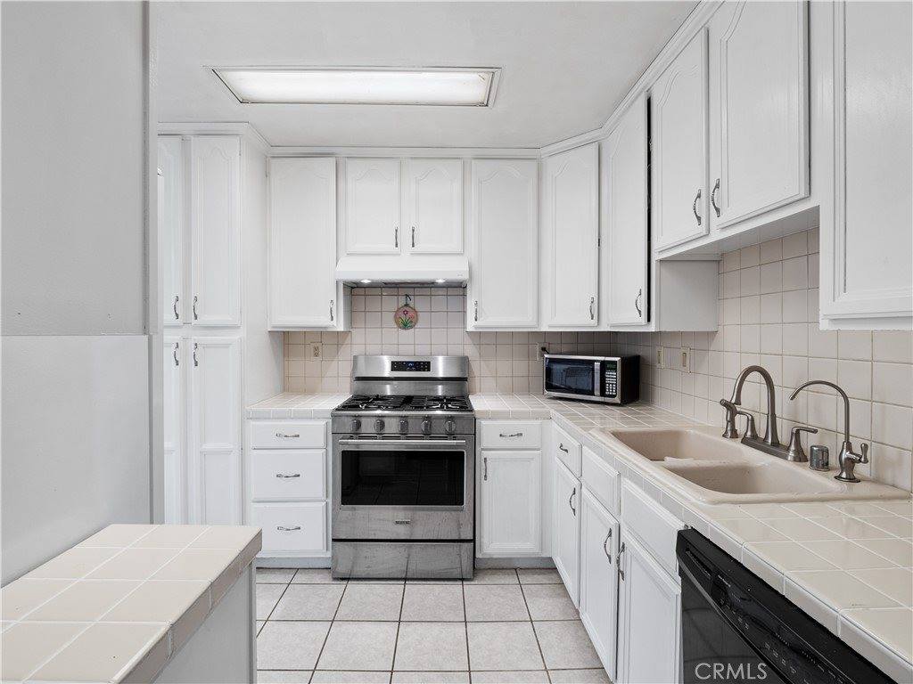 25995 Pueblo Drive, Valencia, CA 91355