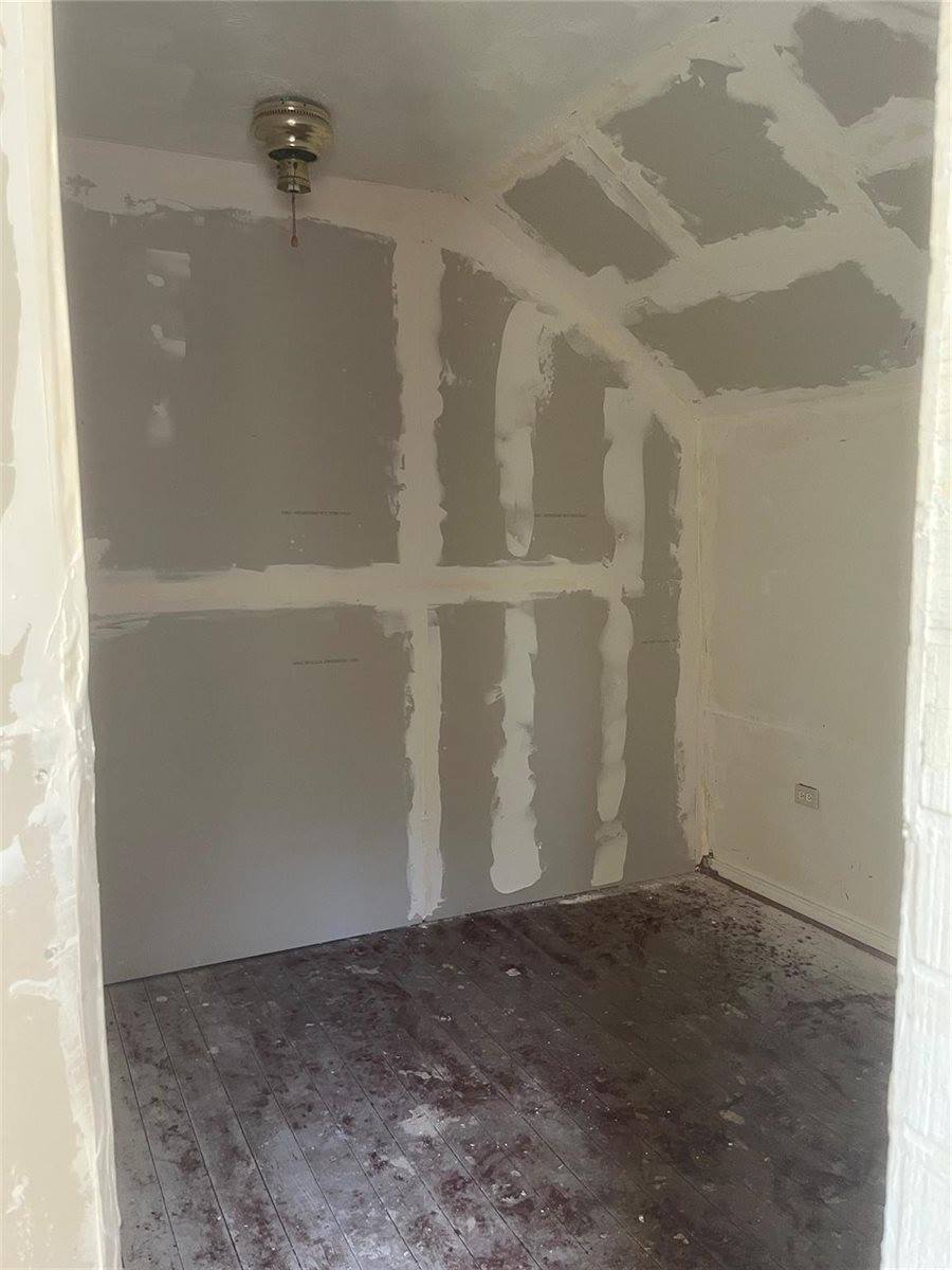 2716 Avenue P 1/2, Galveston, TX 77550