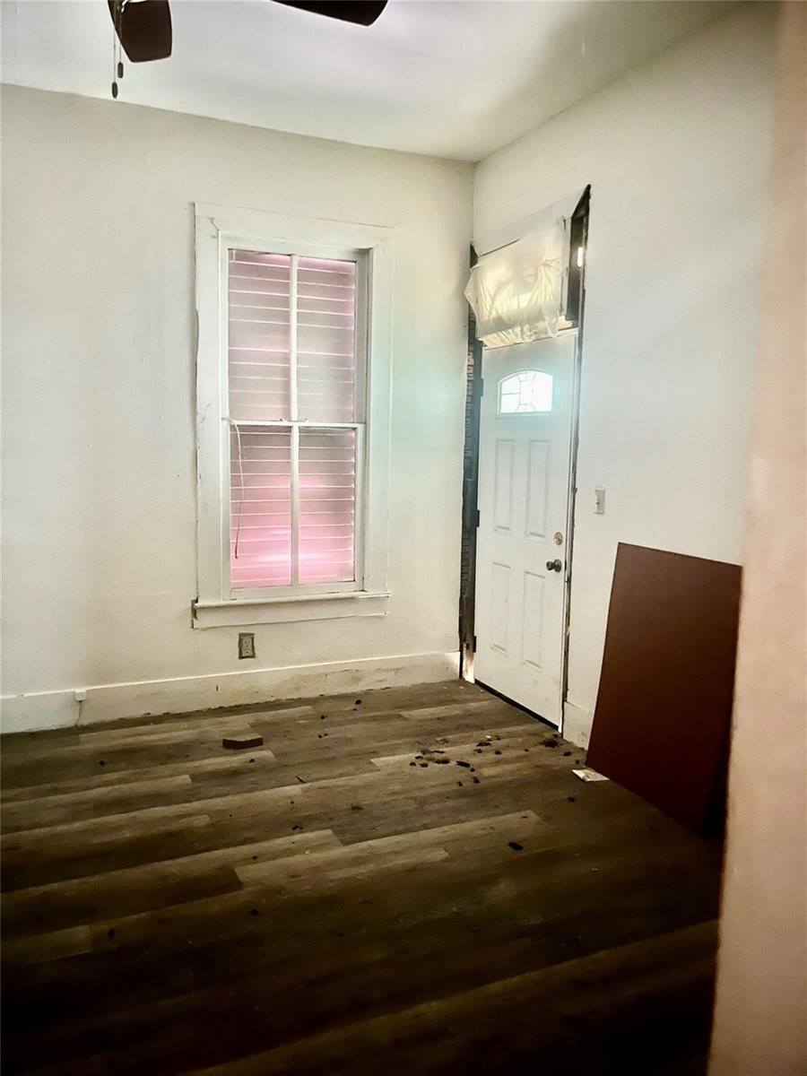 2716 Avenue P 1/2, Galveston, TX 77550