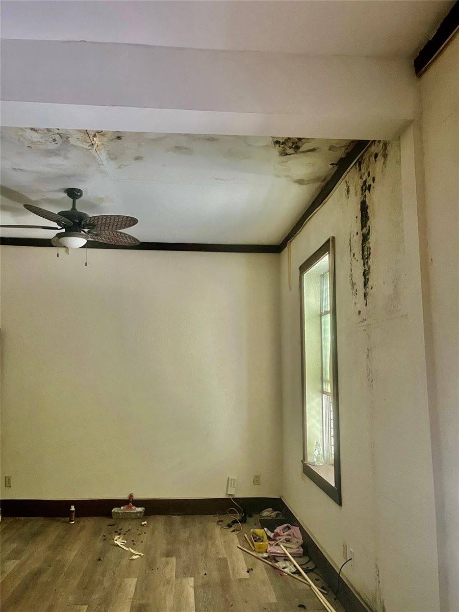 2716 Avenue P 1/2, Galveston, TX 77550