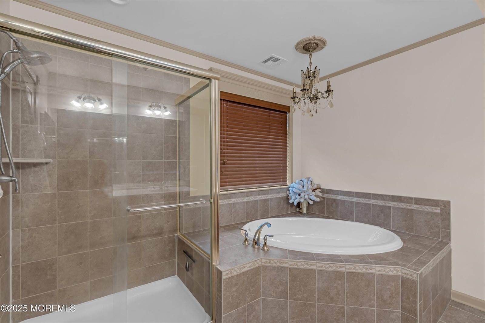 7 Whispering Grove Boulevard, Jackson, NJ 08527