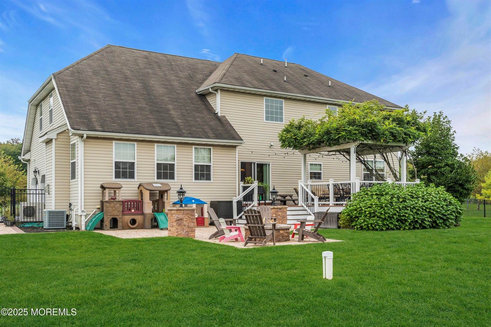 7 Whispering Grove Boulevard, Jackson, NJ 08527