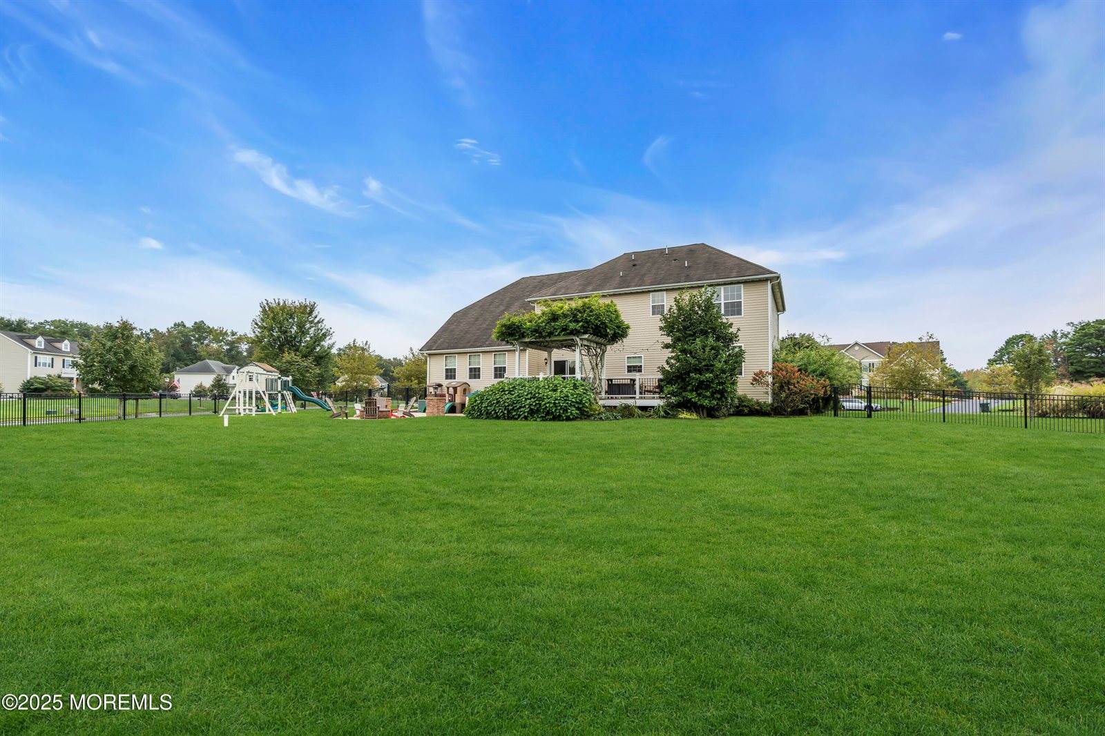 7 Whispering Grove Boulevard, Jackson, NJ 08527