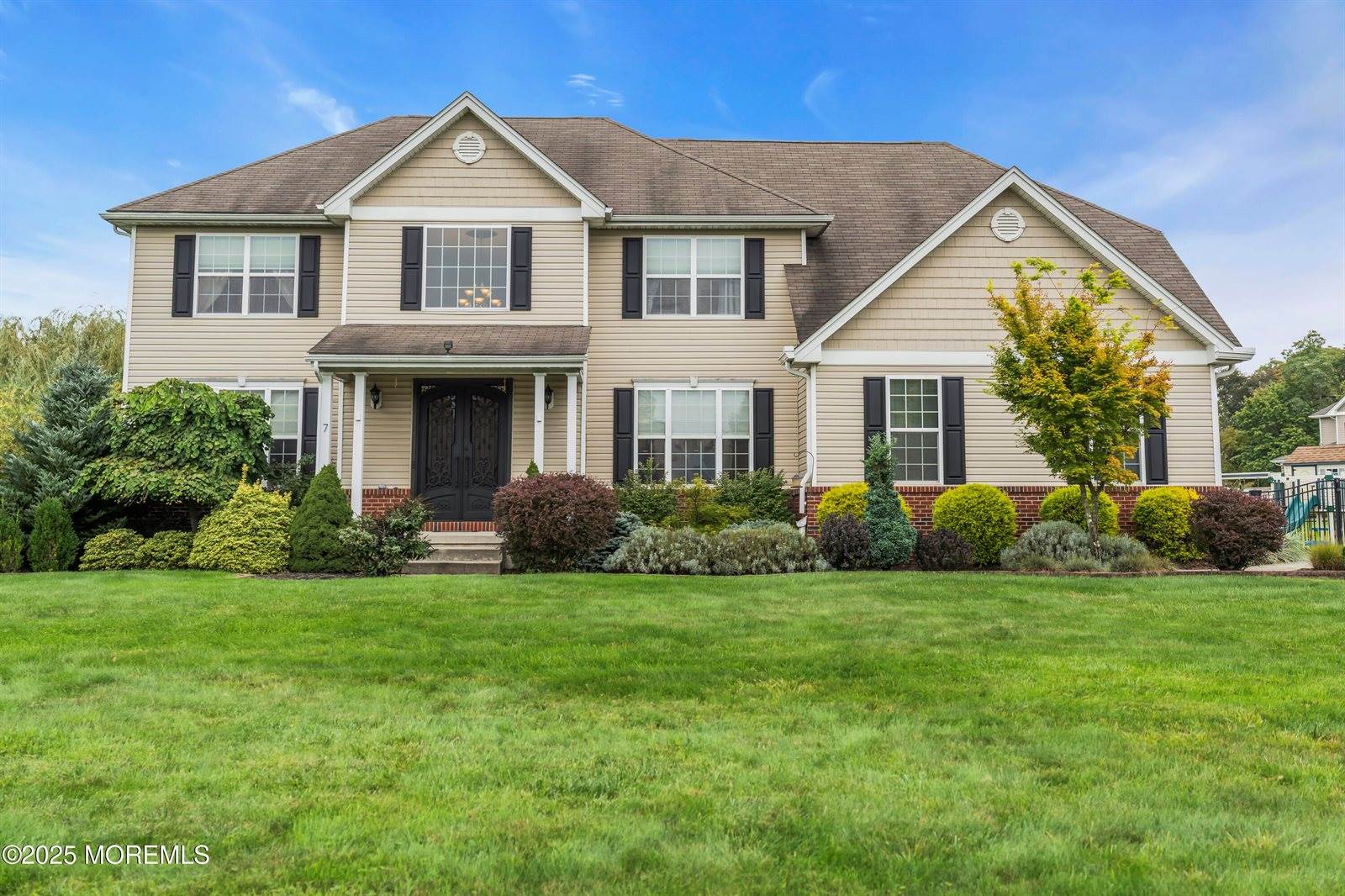 7 Whispering Grove Boulevard, Jackson, NJ 08527