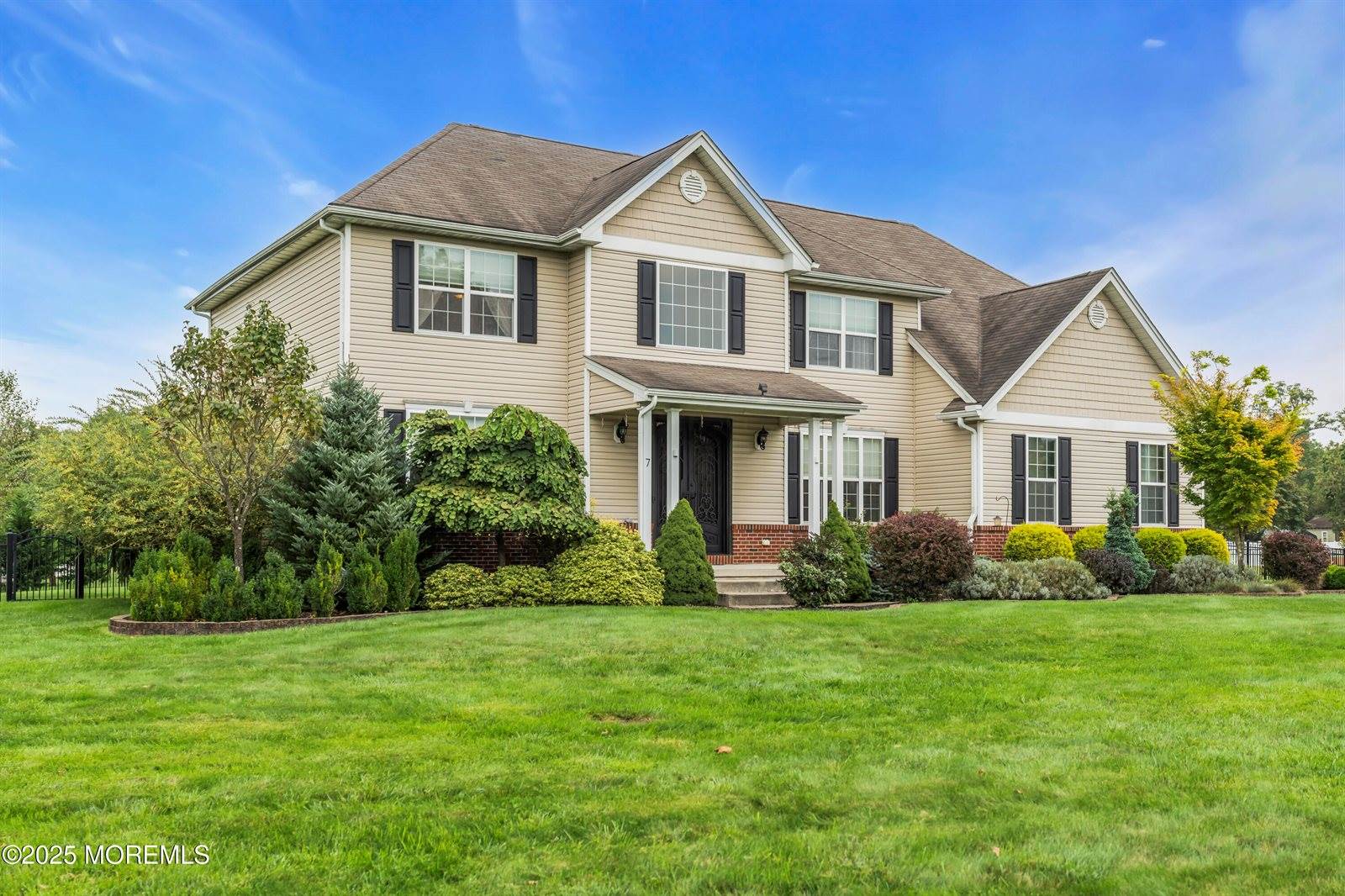 7 Whispering Grove Boulevard, Jackson, NJ 08527