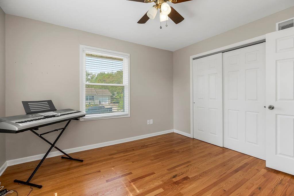 10701 Indiana Avenue, Kansas City, MO 64137