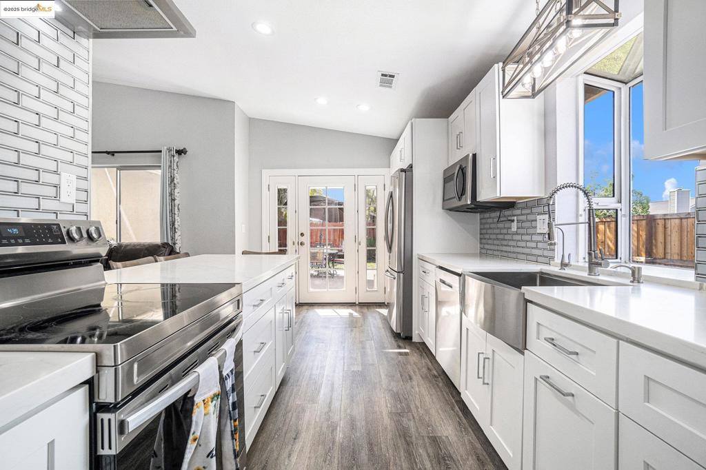 80 Mandeville Ct, Oakley, CA 94561