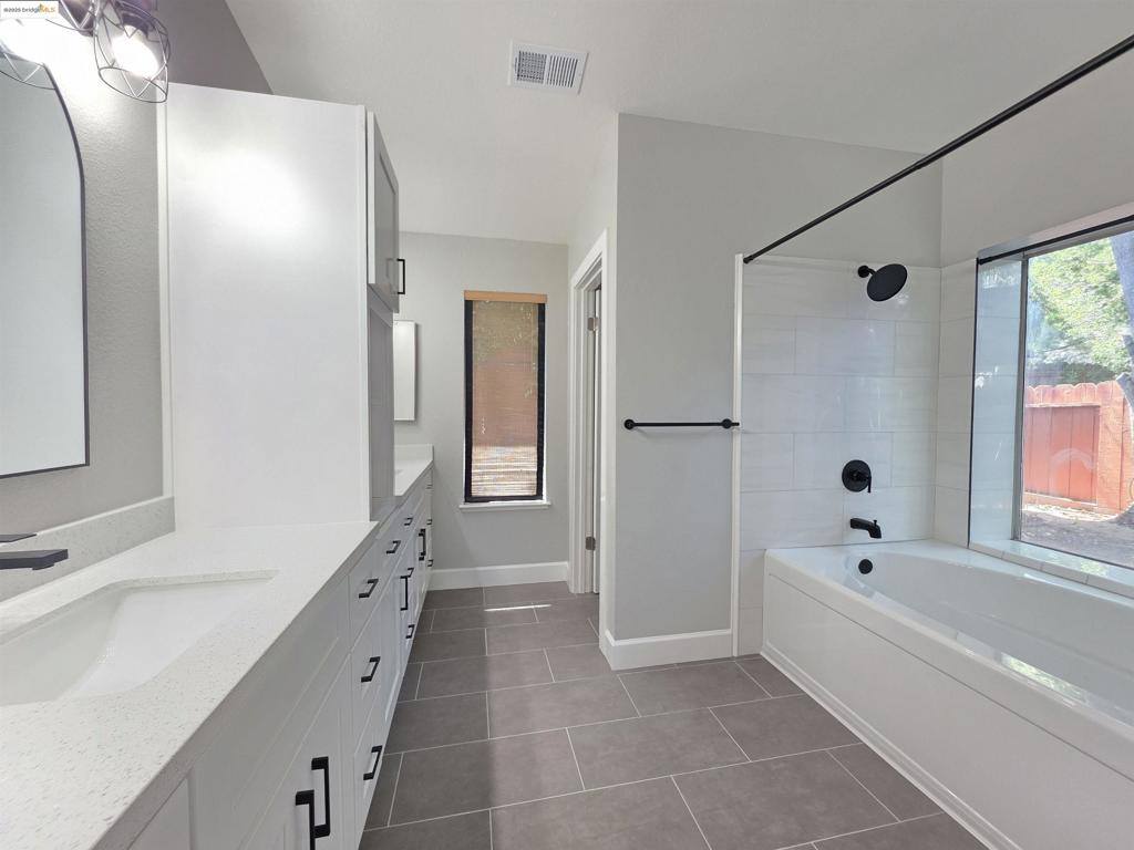 80 Mandeville Ct, Oakley, CA 94561