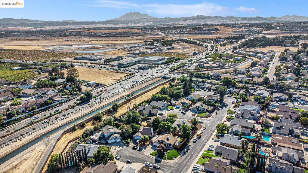 80 Mandeville Ct, Oakley, CA 94561