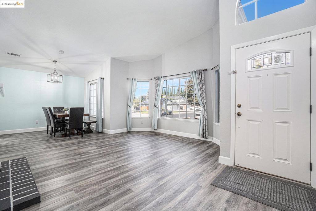 80 Mandeville Ct, Oakley, CA 94561