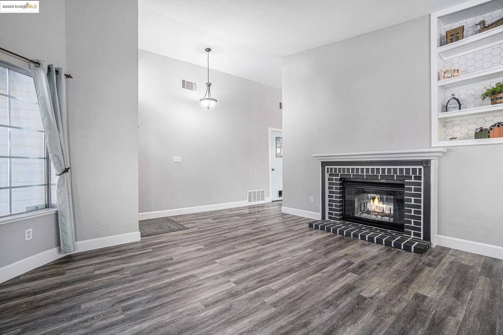 80 Mandeville Ct, Oakley, CA 94561