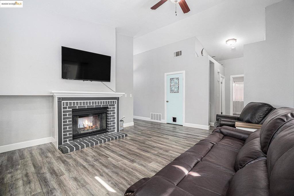 80 Mandeville Ct, Oakley, CA 94561