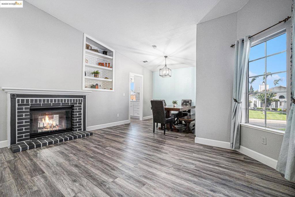 80 Mandeville Ct, Oakley, CA 94561