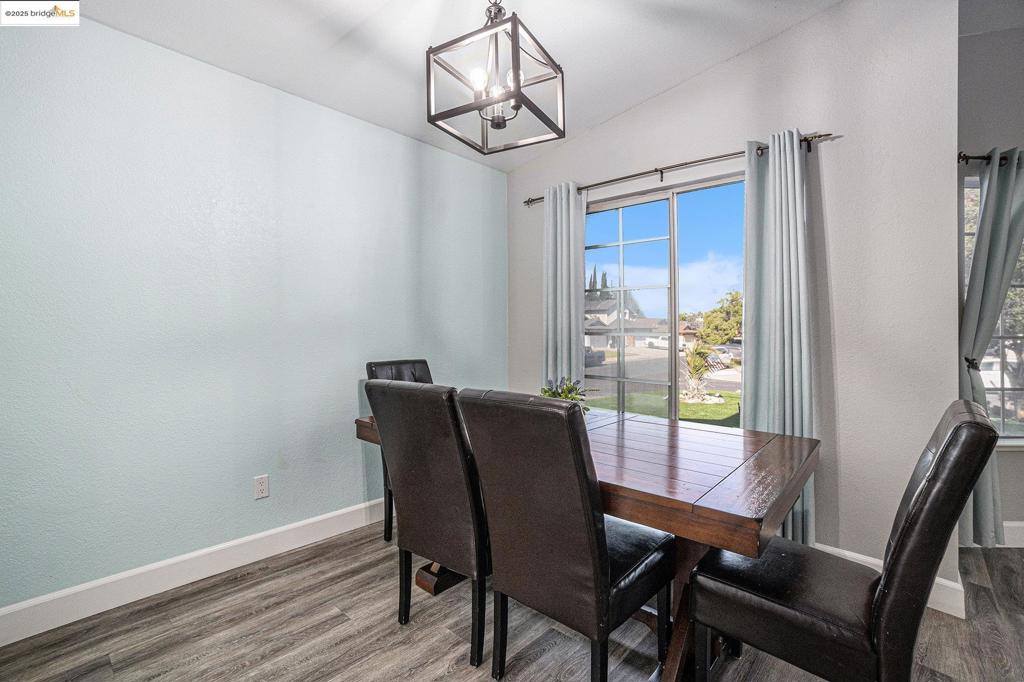 80 Mandeville Ct, Oakley, CA 94561