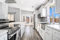 80 Mandeville Ct, Oakley, CA 94561