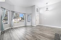 80 Mandeville Ct, Oakley, CA 94561