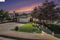 80 Mandeville Ct, Oakley, CA 94561