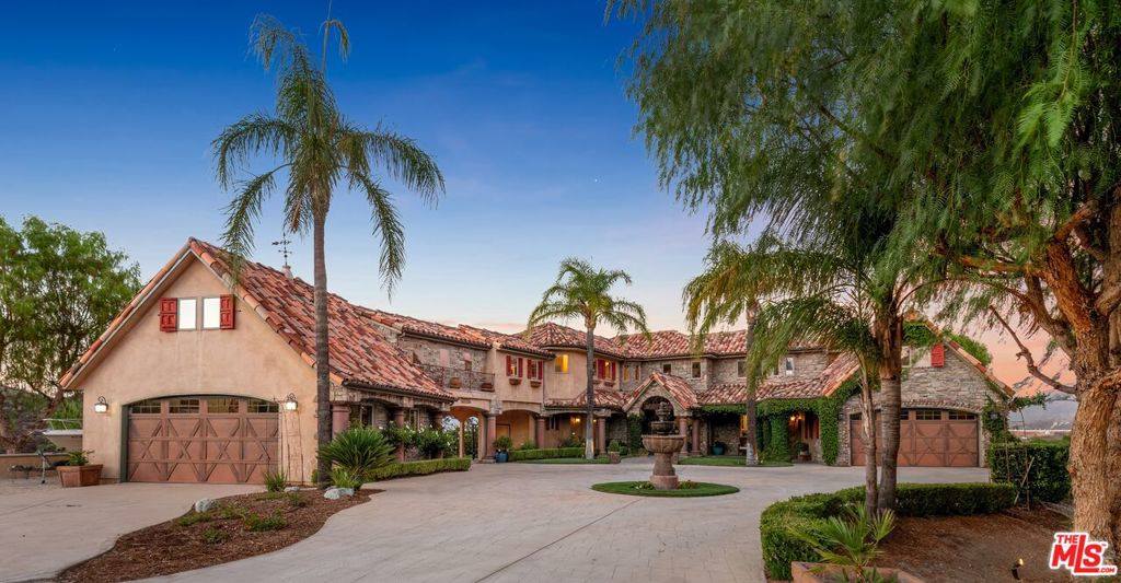 27023 Rolling Hills Avenue, Canyon Country, CA 91387