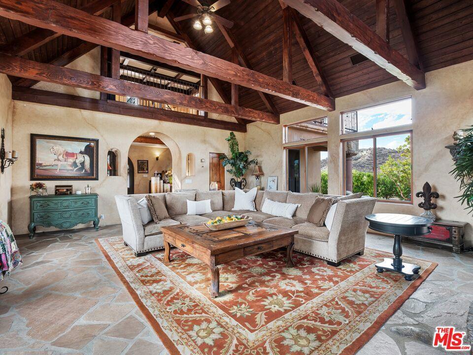 27023 Rolling Hills Avenue, Canyon Country, CA 91387