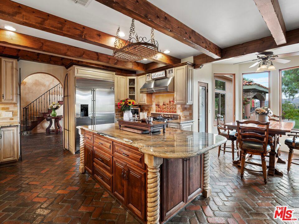 27023 Rolling Hills Avenue, Canyon Country, CA 91387