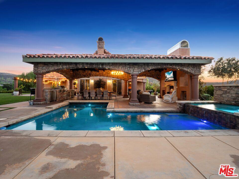 27023 Rolling Hills Avenue, Canyon Country, CA 91387