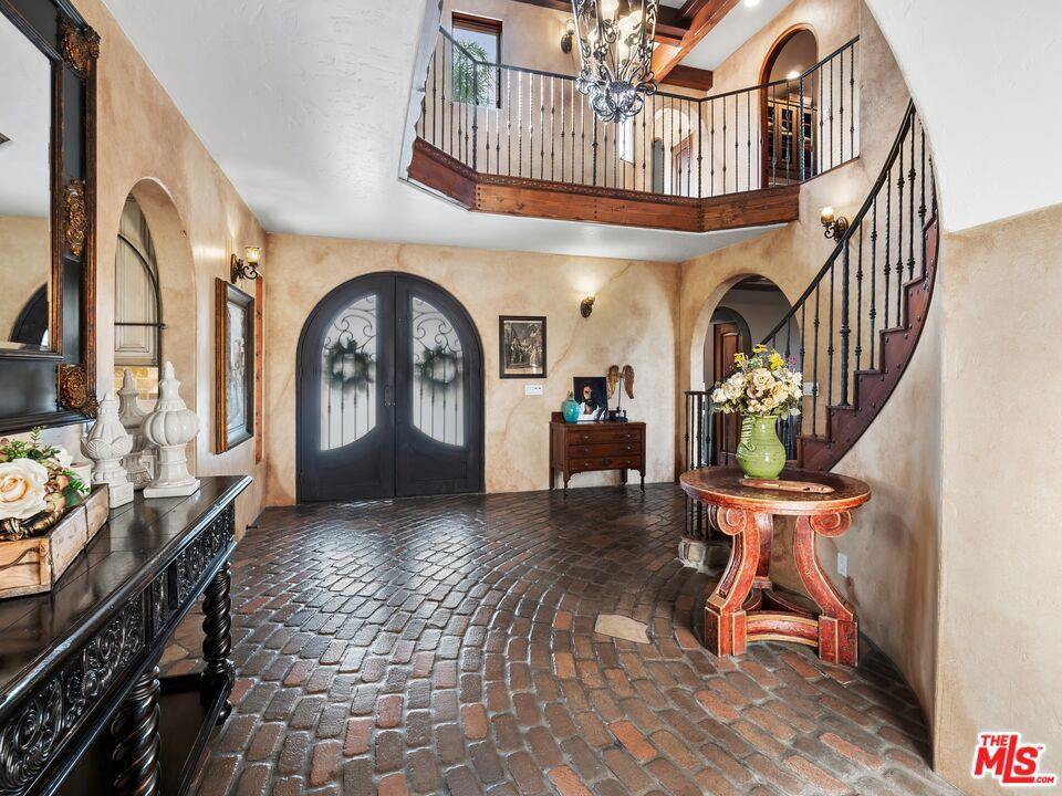 27023 Rolling Hills Avenue, Canyon Country, CA 91387